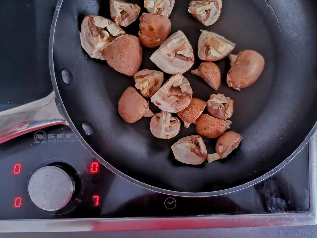 Pilze anrösten